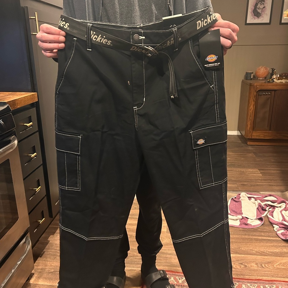 NWT Dickies Black Cropped Women's Cargo Pants - Picture 6 of 7